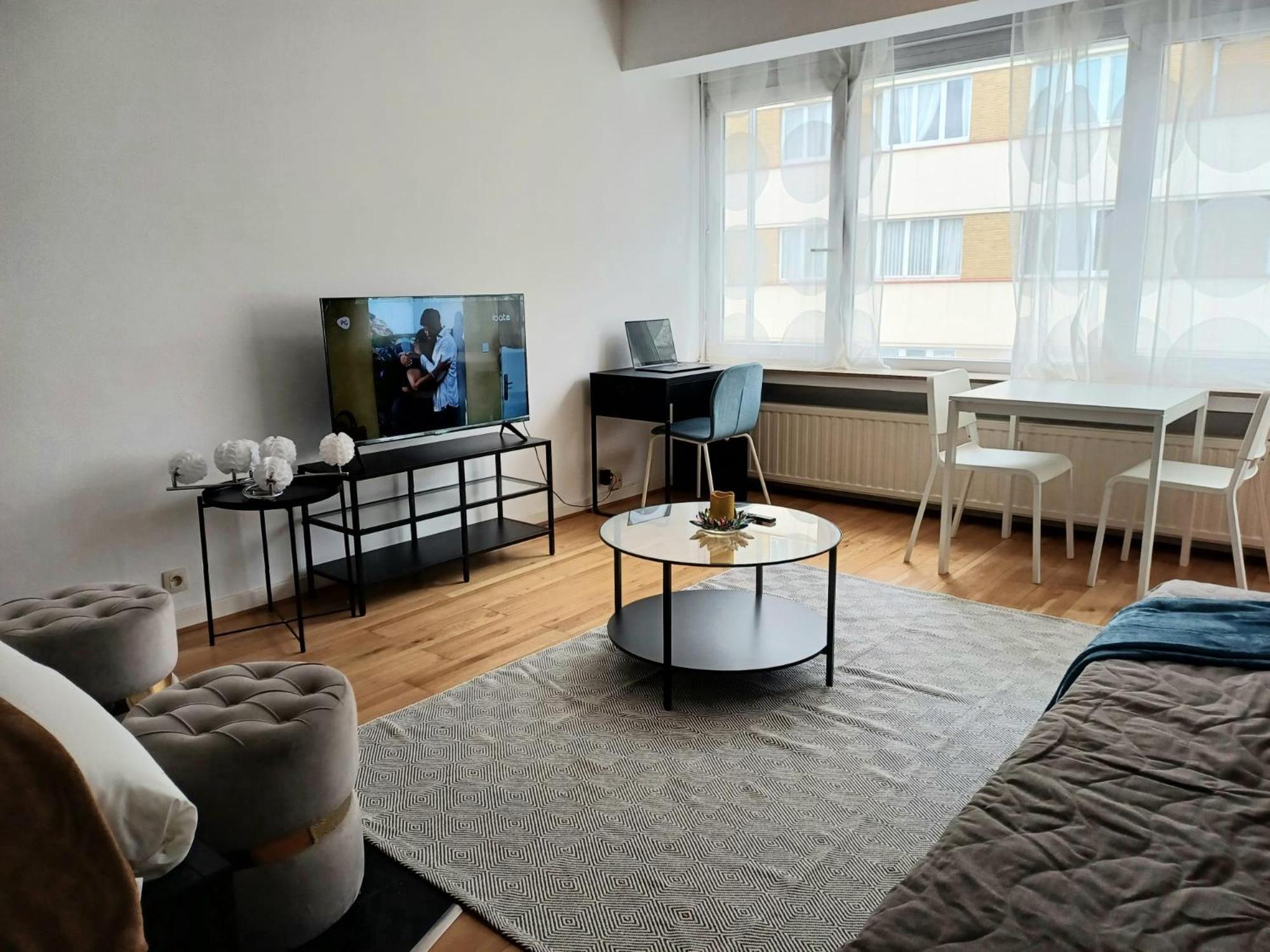 Prime Nest Cozy Eu Quarter Appartamento